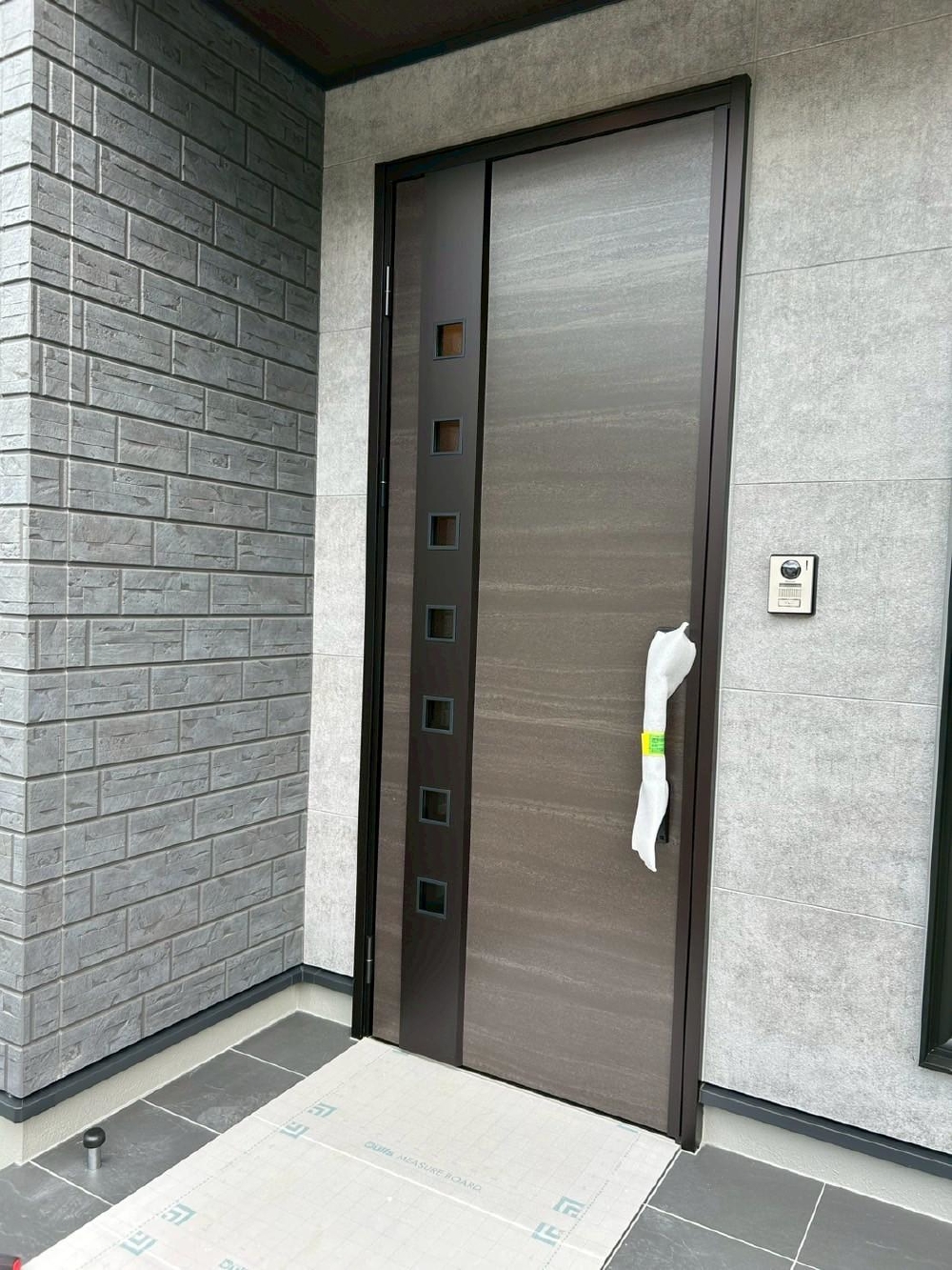 玄関ドア・網戸工事