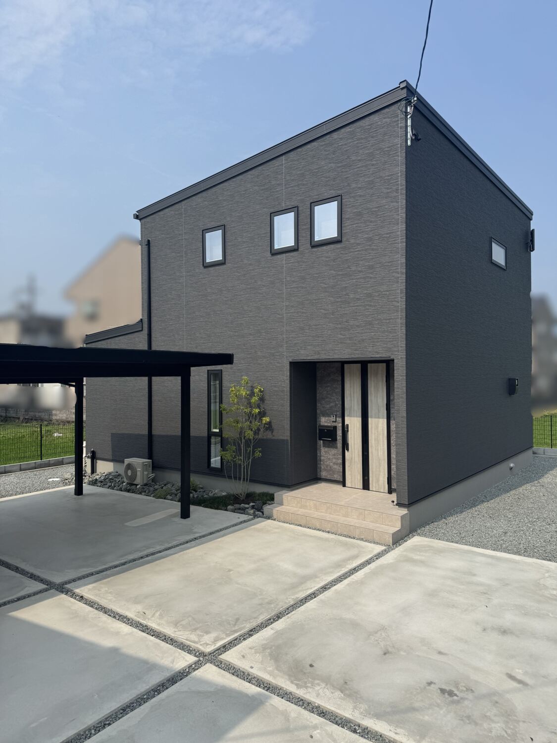 暮らしを美しく魅せる光の空間と生活動線にこだわったお住まい～太陽光発電8.6kW搭載～