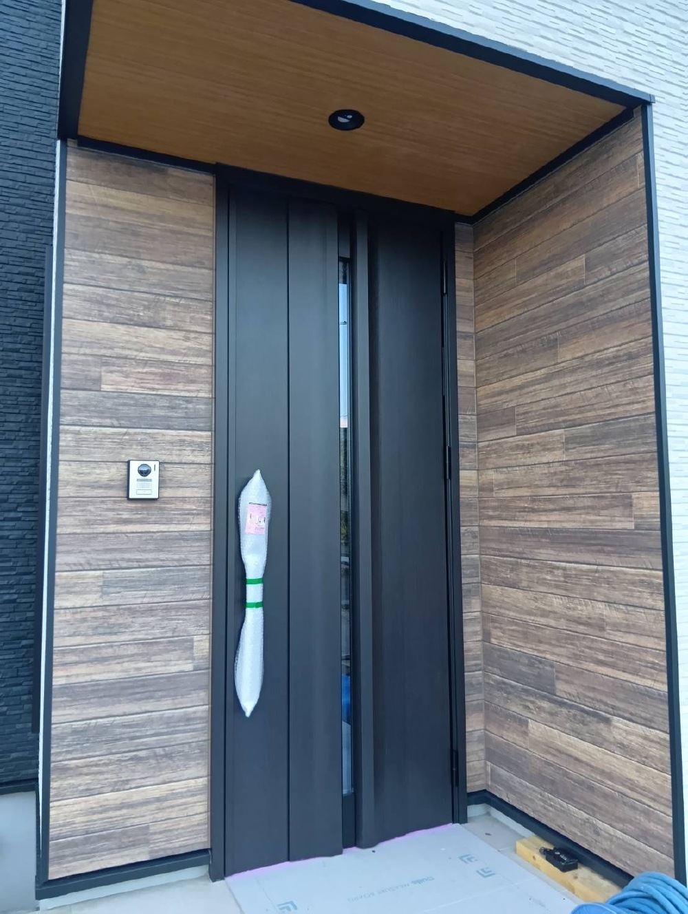 玄関ドア取り付け